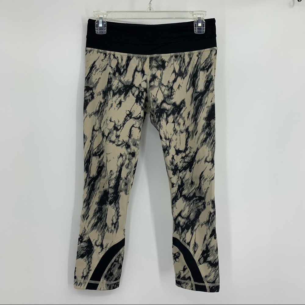 Lululemon Leggings Crop Tan Black Size 4
